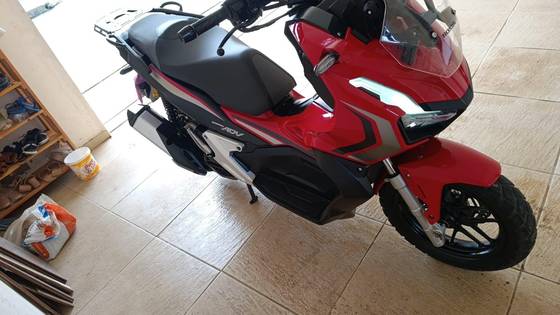HONDA ADV 