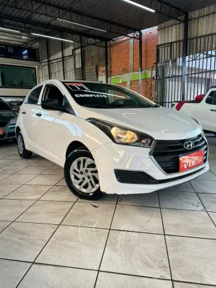 HYUNDAI HB20 1.0 COMFORT PLUS 12V FLEX 4P MANUAL HYUNDAI HB20 1.0 COMFORT PLUS 12V FLEX 4P MANUAL
