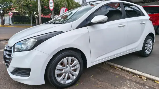 HYUNDAI HB20 1.6 COMFORT PLUS 16V FLEX 4P MANUAL HYUNDAI HB20 1.6 COMFORT PLUS 16V FLEX 4P MANUAL