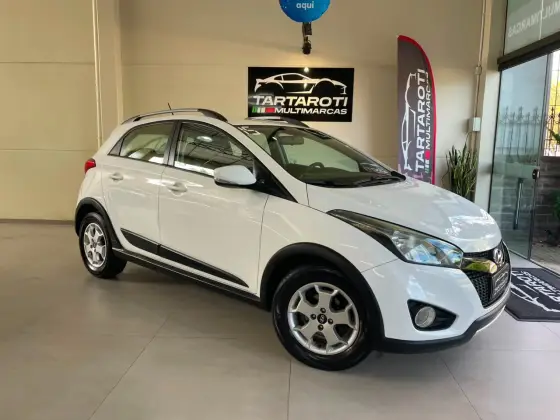 HYUNDAI HB20X 1.6 16V STYLE FLEX 4P MANUAL HYUNDAI HB20X 1.6 16V STYLE FLEX 4P MANUAL
