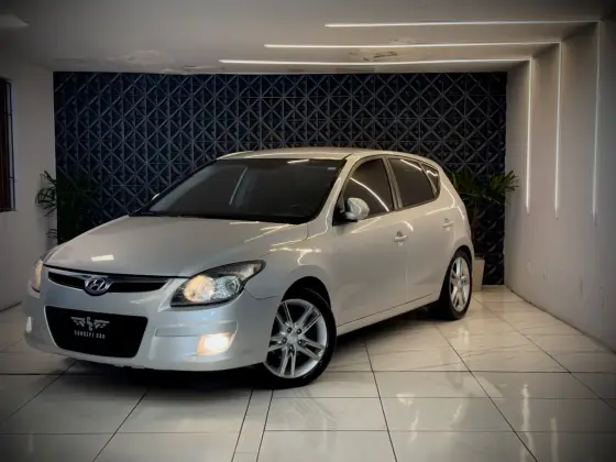 HYUNDAI I30 2.0 MPFI GLS 16V GASOLINA 4P AUTOMÁTICO HYUNDAI I30 2.0 MPFI GLS 16V GASOLINA 4P AUTOMÁTICO