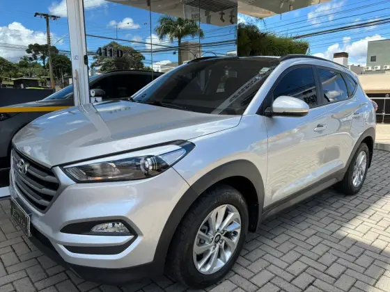 HYUNDAI TUCSON 1.6 16V T-GDI GASOLINA GLS ECOSHIFT HYUNDAI TUCSON 1.6 16V T-GDI GASOLINA GLS ECOSHIFT