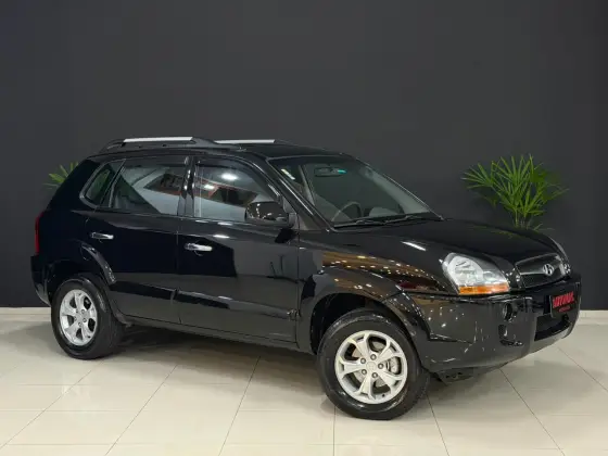HYUNDAI TUCSON 2.0 MPFI GLS 16V 143CV 2WD GASOLINA 4P AUTOMÁTICO HYUNDAI TUCSON 2.0 MPFI GLS 16V 143CV 2WD GASOLINA 4P AUTOMÁTICO