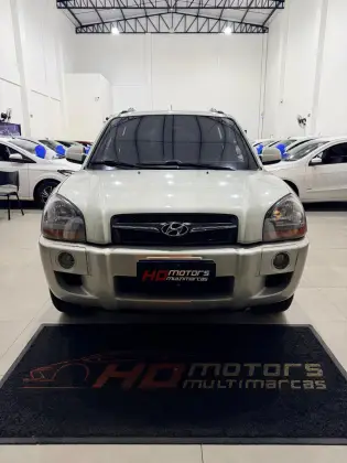 HYUNDAI TUCSON 2.0 MPFI GLS 16V 143CV 2WD GASOLINA 4P AUTOMÁTICO HYUNDAI TUCSON 2.0 MPFI GLS 16V 143CV 2WD GASOLINA 4P AUTOMÁTICO
