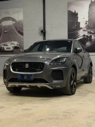 JAGUAR E-PACE 2.0 16V P250 GASOLINA TURBO R-DYNAMIC SE AWD AUTOMÁTICO JAGUAR E-PACE 2.0 16V P250 GASOLINA TURBO R-DYNAMIC SE AWD AUTOMÁTICO