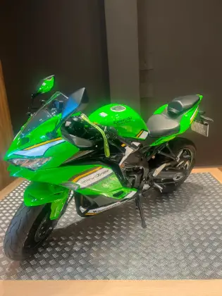 KAWASAKI NINJA ZX-4RR 
