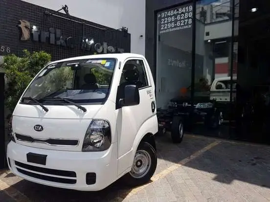 KIA BONGO 2.5 TD DIESEL STD CS 4x4 MANUAL KIA BONGO 2.5 TD DIESEL STD CS 4x4 MANUAL