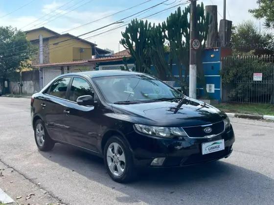 KIA CERATO 1.6 EX2 SEDAN 16V GASOLINA 4P MANUAL