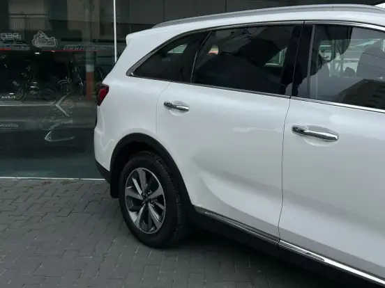 KIA-SORENTO-2.4 16V GASOLINA EX 7L AUTOMÁTICO KIA-SORENTO-2018