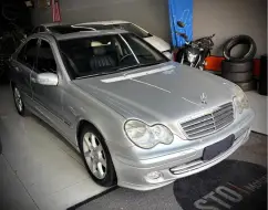 MERCEDES-BENZ C 180 K 1.8 CLASSIC KOMPRESSOR 16V 143 CV GASOLINA 4P AUTOMÁTICO MERCEDES-BENZ C 180 K 1.8 CLASSIC KOMPRESSOR 16V 143 CV GASOLINA 4P AUTOMÁTICO