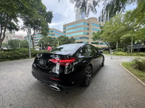 MERCEDES-BENZ C 300 2.0 EQ BOOST HÍBRIDO AMG LINE 9G-TRONIC