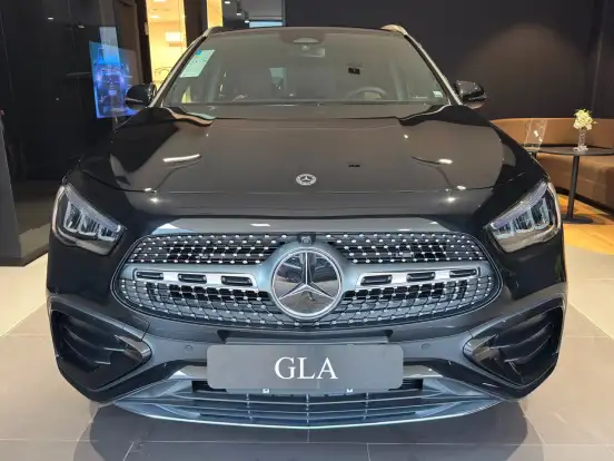 MERCEDES-BENZ-GLA 200-2026