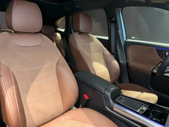 MERCEDES-BENZ-GLA 200-2026