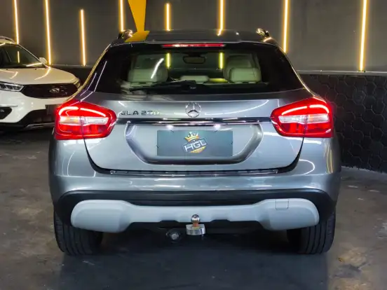 MERCEDES-BENZ-GLA 200-2018