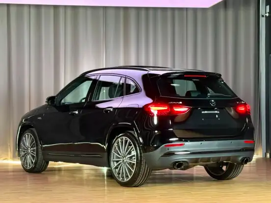 MERCEDES-BENZ-GLA 35 AMG-2025