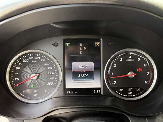 MERCEDES-BENZ-GLC 250-2016