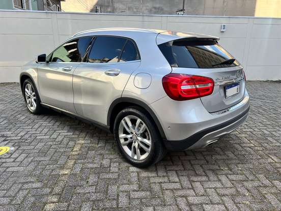 MERCEDES-BENZ-GLA 200-1.6 CGI ADVANCE 16V TURBO FLEX 4P AUTOMÁTICO MERCEDES-BENZ-GLA 200-2016