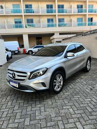 MERCEDES-BENZ-GLA 200-2016