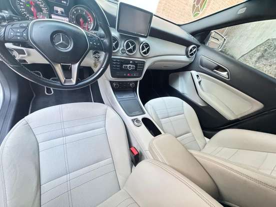 MERCEDES-BENZ-GLA 200-2014
