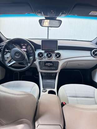 MERCEDES-BENZ-GLA 200-2014