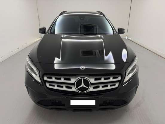 MERCEDES-BENZ-GLA 200-2018