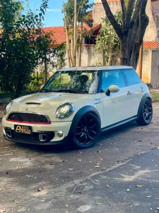 MINI COOPER 1.6 S JOHN COOPER WORKS 16V TURBO GASOLINA 2P AUTOMATICO MINI COOPER 1.6 S JOHN COOPER WORKS 16V TURBO GASOLINA 2P AUTOMATICO
