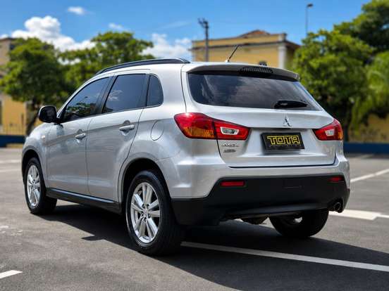 MITSUBISHI-ASX-2011