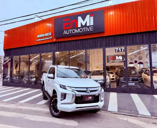 MITSUBISHI L200 TRITON 2.4 16V TURBO DIESEL SPORT HPE CD 4P 4X4 AUTOMÁTICO MITSUBISHI L200 TRITON 2.4 16V TURBO DIESEL SPORT HPE CD 4P 4X4 AUTOMÁTICO