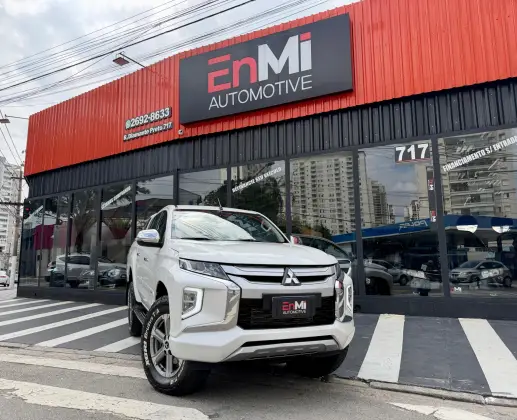 MITSUBISHI L200 TRITON 2.4 16V TURBO DIESEL SPORT HPE-S CD 4P 4X4 AUTOMÁTICO MITSUBISHI L200 TRITON 2.4 16V TURBO DIESEL SPORT HPE-S CD 4P 4X4 AUTOMÁTICO