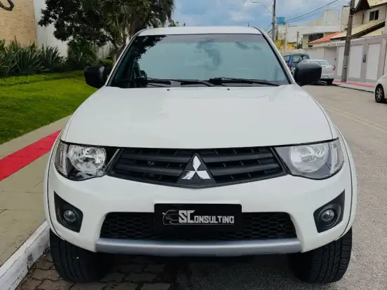 MITSUBISHI-L200 TRITON-2.4 HLS 4X2 CD 16V FLEX 4P MANUAL MITSUBISHI-L200 TRITON-2013