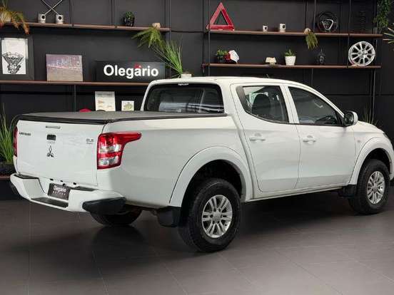 MITSUBISHI-L200 TRITON-2.4 16V TURBO DIESEL SPORT GLS CD 4P 4X4 AUTOMÁTICO MITSUBISHI-L200 TRITON-2022
