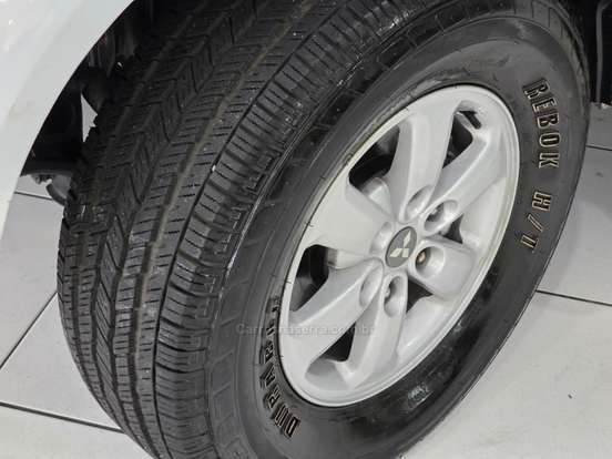 MITSUBISHI-L200 TRITON-2.4 HLS 4X2 CD 16V FLEX 4P MANUAL MITSUBISHI-L200 TRITON-2013