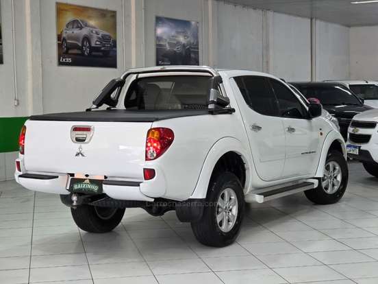 MITSUBISHI-L200 TRITON-2.4 HLS 4X2 CD 16V FLEX 4P MANUAL MITSUBISHI-L200 TRITON-2013