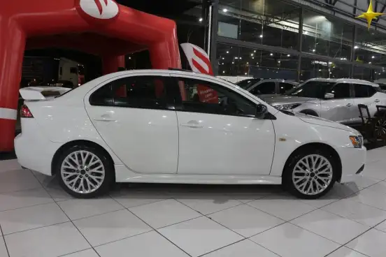 MITSUBISHI-LANCER-2015