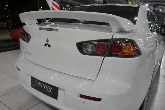 MITSUBISHI-LANCER-2015