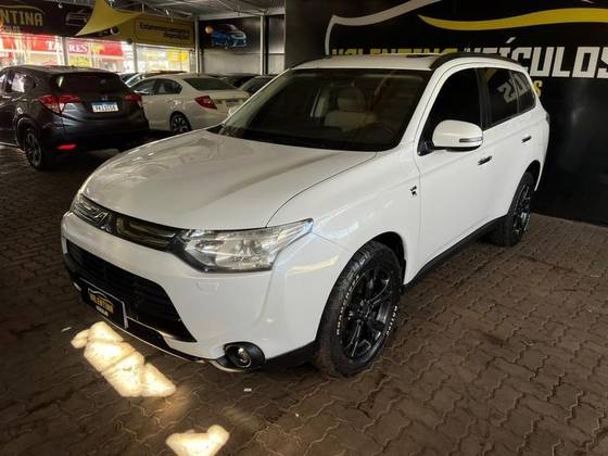 MITSUBISHI OUTLANDER 3.0 GT 4X4 V6 24V GASOLINA 4P AUTOMÁTICO