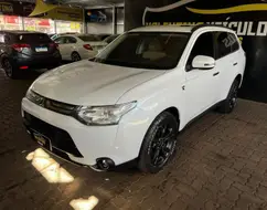 MITSUBISHI OUTLANDER 3.0 GT 4X4 V6 24V GASOLINA 4P AUTOMÁTICO MITSUBISHI OUTLANDER 3.0 GT 4X4 V6 24V GASOLINA 4P AUTOMÁTICO