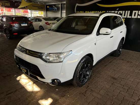 MITSUBISHI-OUTLANDER-3.0 GT 4X4 V6 24V GASOLINA 4P AUTOMÁTICO MITSUBISHI-OUTLANDER-2013