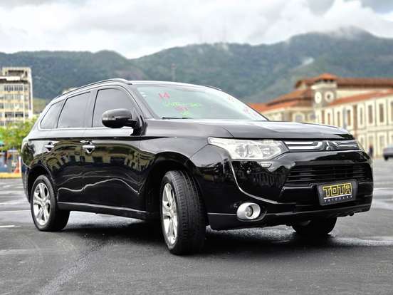 MITSUBISHI-OUTLANDER-2013
