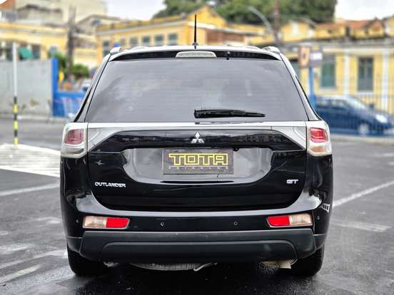 MITSUBISHI-OUTLANDER-2013