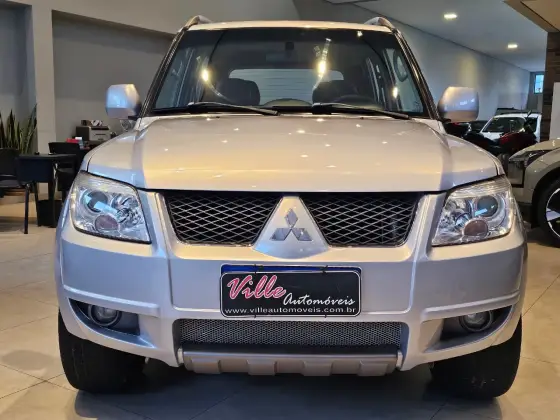MITSUBISHI PAJERO TR4 2.0 4X2 16V 140CV FLEX 4P AUTOMÁTICO MITSUBISHI PAJERO TR4 2.0 4X2 16V 140CV FLEX 4P AUTOMÁTICO