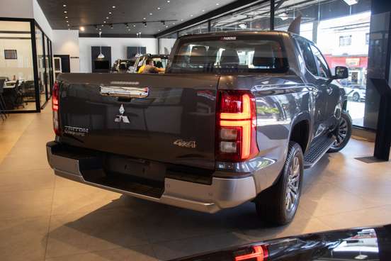MITSUBISHI-TRITON-2026