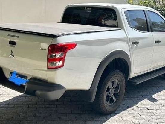 MITSUBISHI-L200 TRITON-2.4 16V TURBO DIESEL OUTDOOR GLS CD 4X4 AUTOMÁTICO MITSUBISHI-L200 TRITON-2021