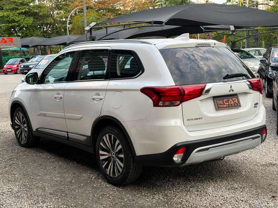 MITSUBISHI-OUTLANDER-2.0 MIVEC GASOLINA HPE AUTOMÁTICO MITSUBISHI-OUTLANDER-2018