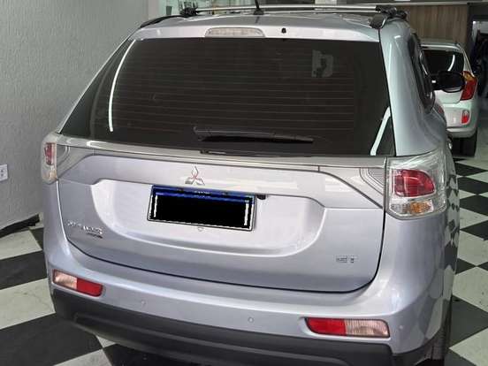 MITSUBISHI-OUTLANDER-3.0 GT 4X4 V6 24V GASOLINA 4P AUTOMÁTICO MITSUBISHI-OUTLANDER-2014
