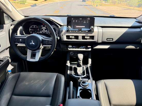 MITSUBISHI-TRITON-2026