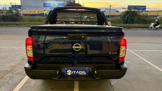 NISSAN-FRONTIER-2024