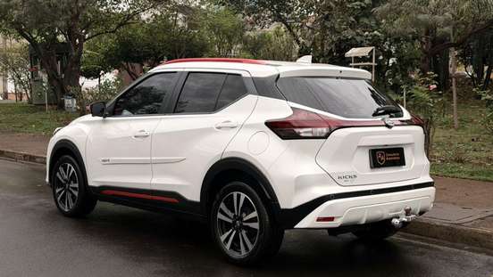 NISSAN-KICKS-2023