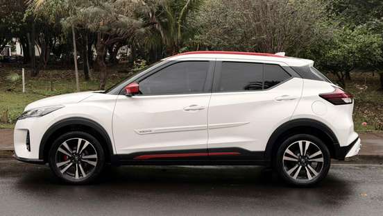 NISSAN-KICKS-2023