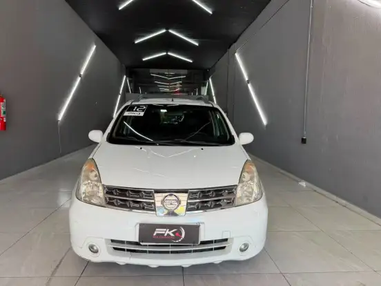 NISSAN-LIVINA-2011